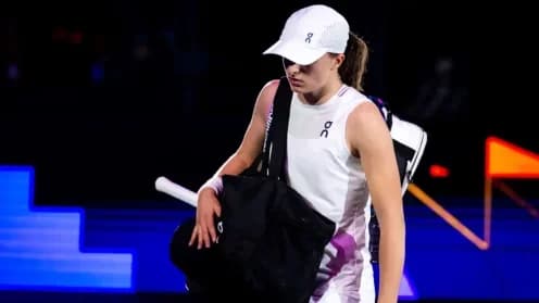 Krejcikova Eliminates Swiatek in WTA Finals Upset Krejcikova Eliminates Swiatek in WTA Finals Upset